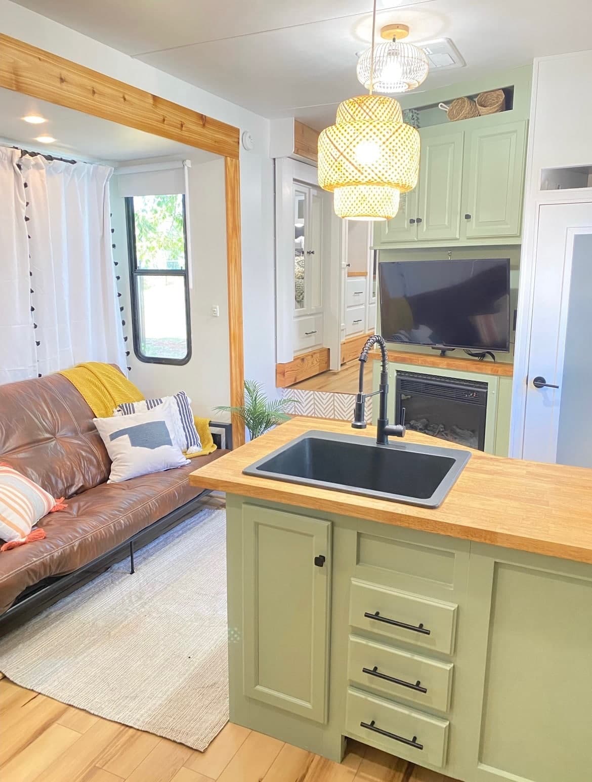 Heartland Toyhauler Light and Airy photo 4