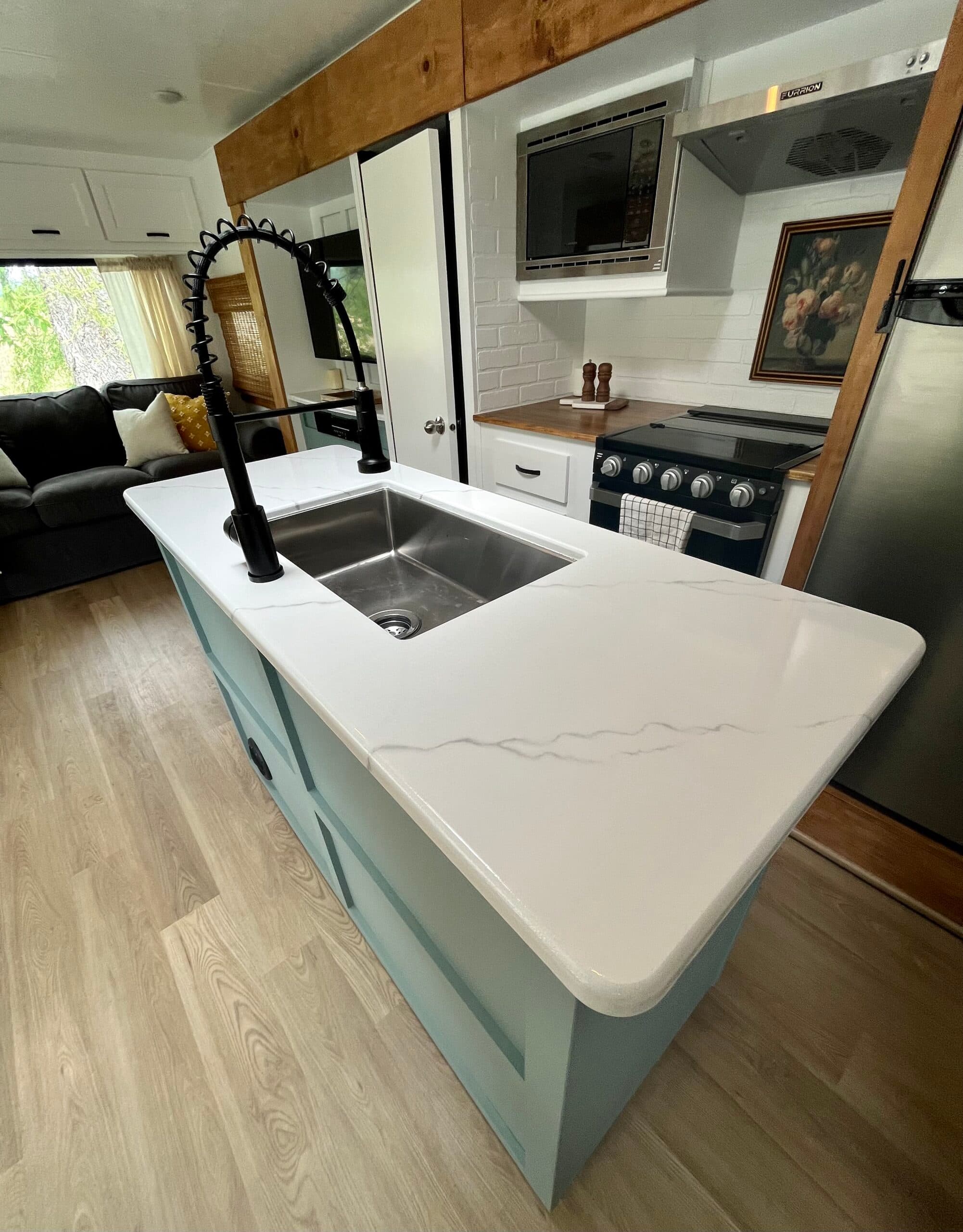 Bright and Cozy 34′ Forest River Vibe- REDUCED PRICE photo 2