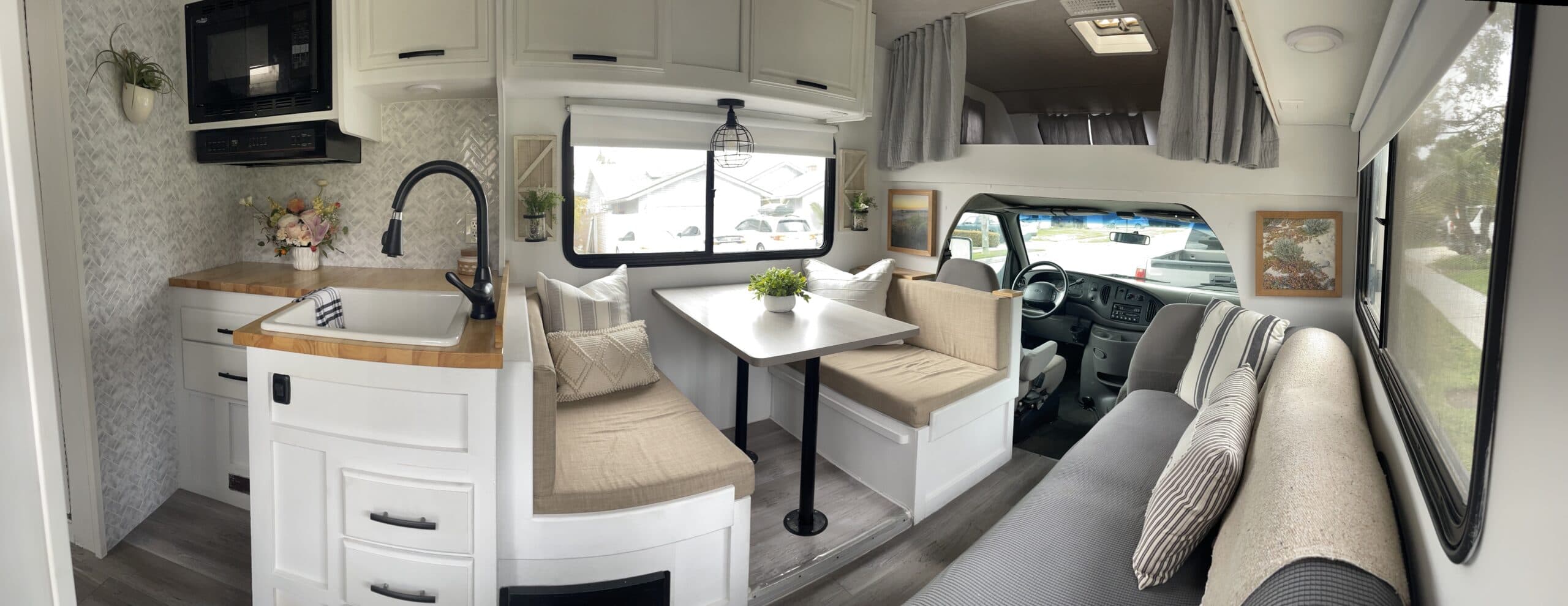 [ S O L D ] Beautiful Newly Renovated Coastal/Farm House RV!! 99 Fleetwood Tioga (C class) Ford E450 + Tritan V10 Motor