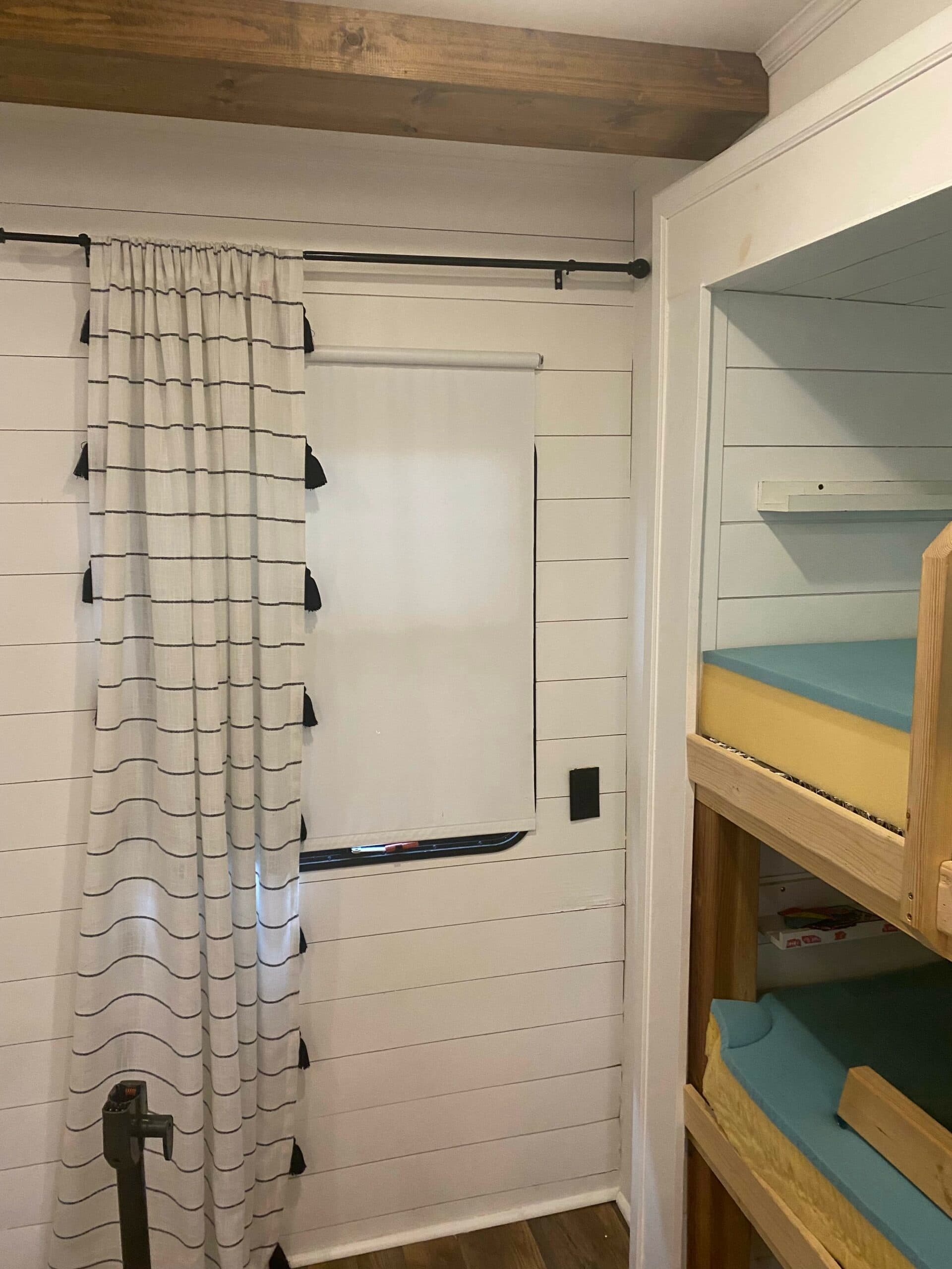 Farmhouse Renovated Heartland Gateway bunkhouse photo 4