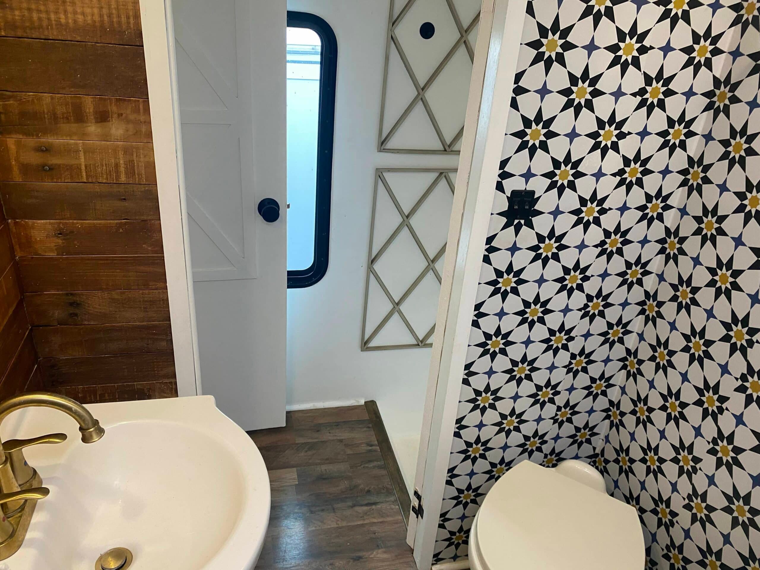 Farmhouse Renovated Heartland Gateway bunkhouse