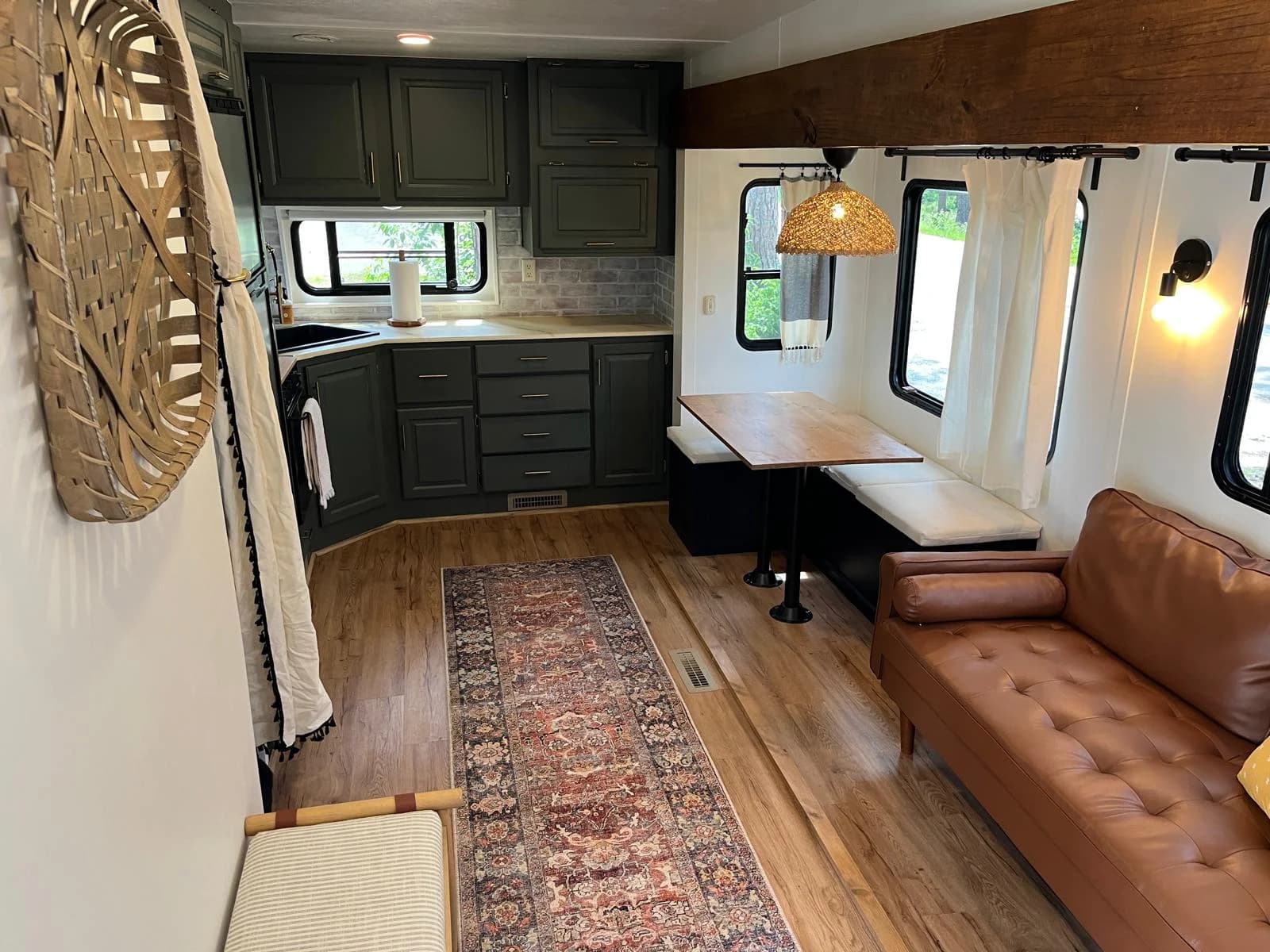 FULLY RENOVATED 2001 Carriage Cameo