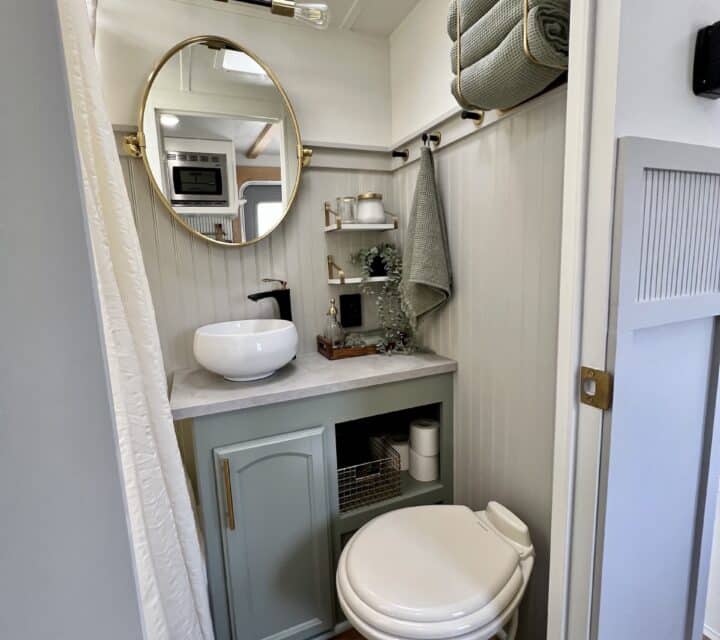 SOLD Professionally Renovated Keystone Hideout 20RD Travel Trailer